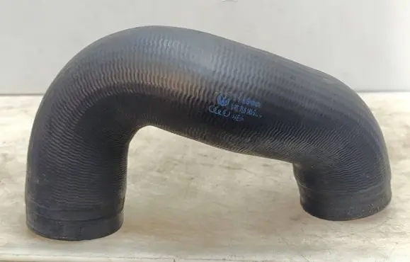 Volkswagen Touareg I Intercooler hose/pipe 7L6145972C