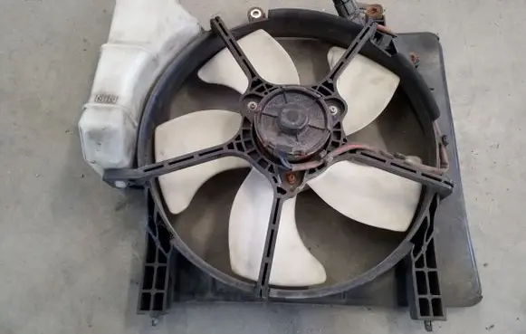 Honda Jazz Radiator cooling fan shroud OEM