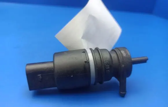Mercedes-Benz C W203 Windscreen/windshield washer pump