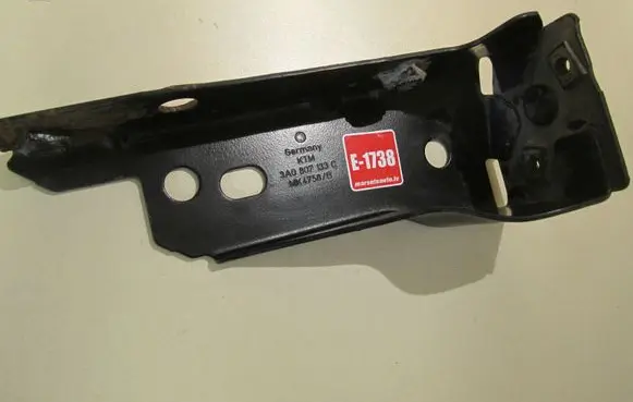 Volkswagen PASSAT B6 Front bumper mounting bracket