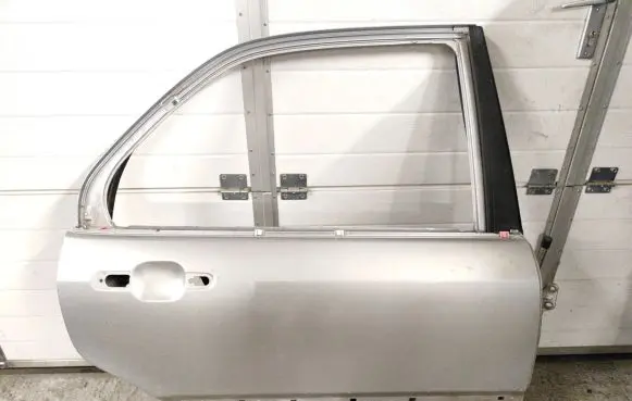 Honda Legend III KA9 Rear door
