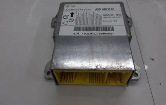 Mercedes-Benz C W204 Airbag deployment crash/impact sensor A204901270405