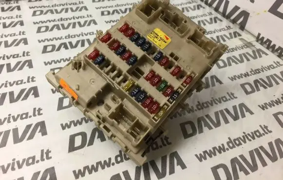 Nissan Primera Fuse module 24350-4U100