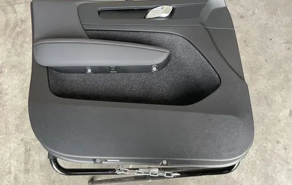 Volvo XC40 Front door card panel trim 32282660