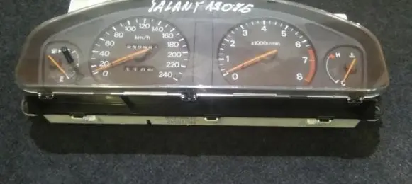 Mitsubishi Galant Speedometer (instrument cluster) mr216542