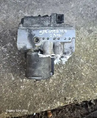 Mercedes-Benz Sprinter W901 W902 W903 W904 ABS Pump A0004460189