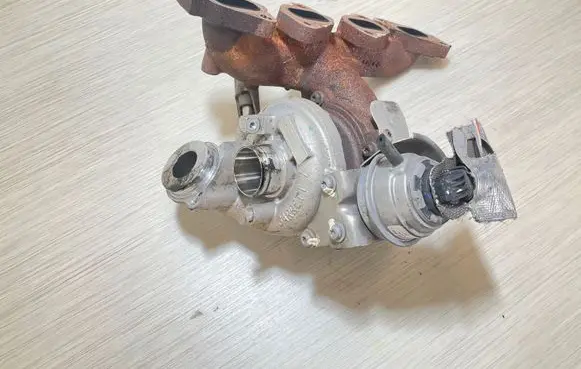 Audi Q3 8U Turbo 03L293010F
