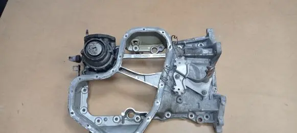 Toyota Sienna XL30 III Oil sump 121010P040