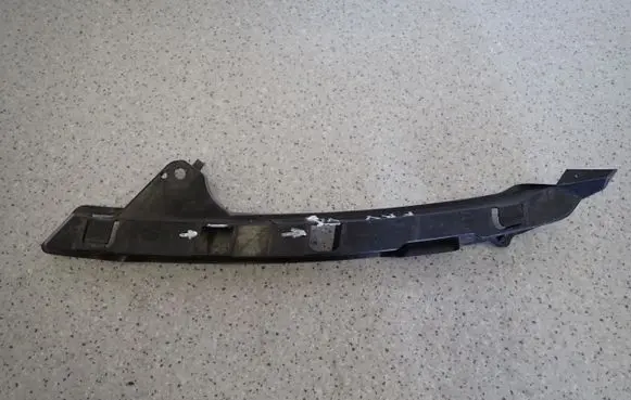 Honda FR-V Headlight/headlamp mounting bracket 