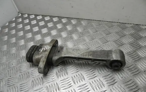KIA Sorento Engine mount bracket 2195728000 VD19957