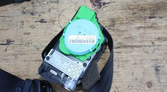 Audi A5 8T 8F Front seatbelt 306369910