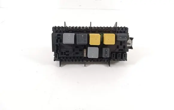 Mercedes-Benz A W176 Fuse module A2469067100