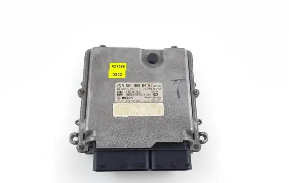 Mercedes-Benz C W205 Engine control unit/module A6519006401 0281030556 1039S57787