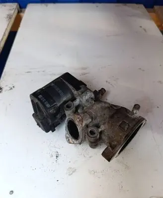 Peugeot 407 EGR valve 9656612380