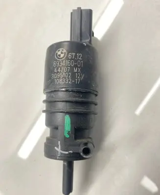 BMW X6 E71 Windscreen/windshield washer pump 693416001 3095102 10833217