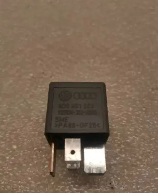 Audi A6 S6 C5 4B Other relay 8D0951253