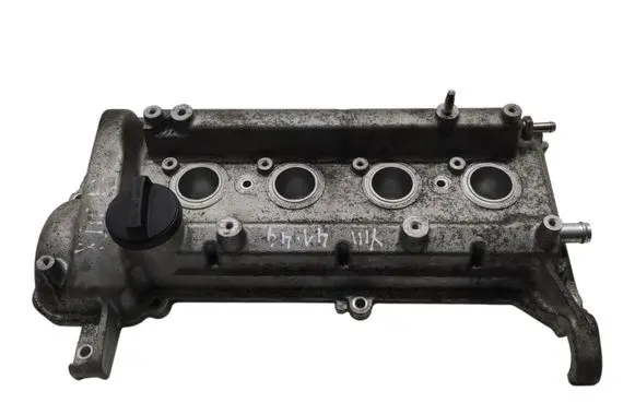 Toyota Yaris Rocker cam cover 