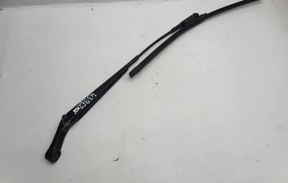 Front wiper blade arm