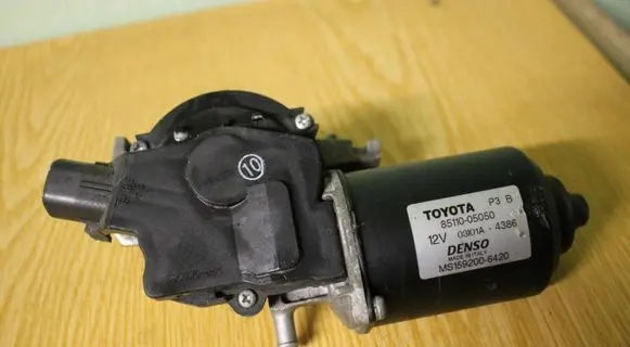Toyota Avensis T250 Wiper motor 8511005050