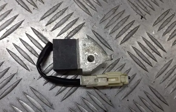 Toyota Avensis T250 Sound amplifier 90080-88002