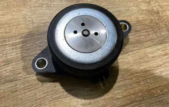 Land Rover Discovery Sport Camshaft pulley/ VANOS G4D36M280AB B525U 19101704102