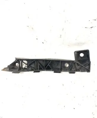Front bumper mounting bracket