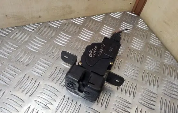 KIA Sorento Tailgate window lock/catch/latch 