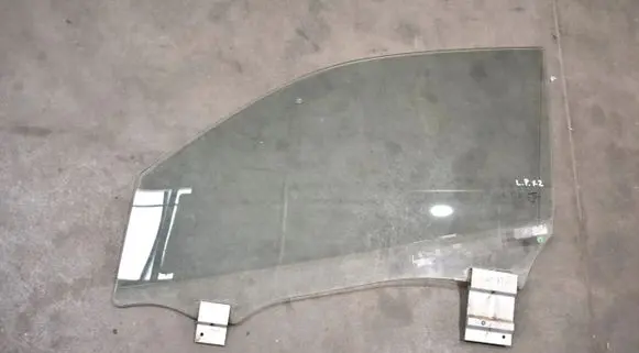 Lamborghini Urus Front door vent window glass four-door 4ML845021B