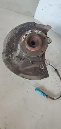 BMW 5 E60 E61 Front wheel hub