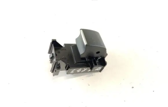 Toyota RAV 4 (XA50) Electric window control switch 3361V93