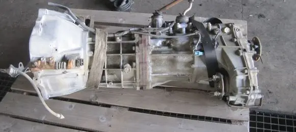 Toyota Hilux (AN10, AN20, AN30) Manual 5 speed gearbox