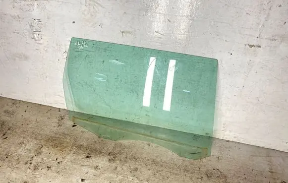 Volvo XC70 Rear door window glass