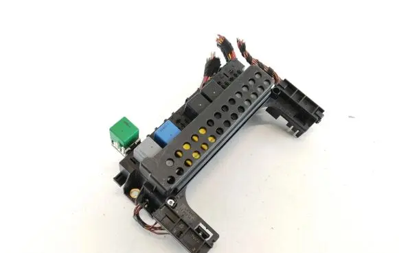 Mercedes-Benz B W245 Fuse module A1695450001