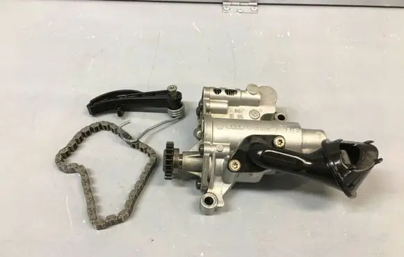 Seat Leon (5F) Oil pump 06H115107AR 06H115105 06K115251J