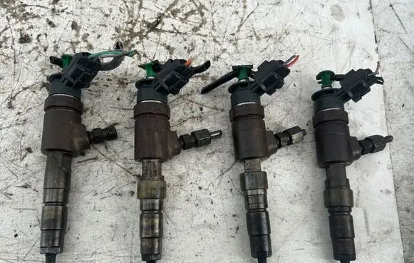 Peugeot 308 Fuel injectors set 0445110340 870692