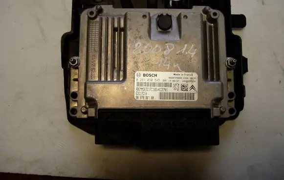 Peugeot 2008 I Engine control unit/module 966672968013340070 RBCMMDEDC17C10DV4CCEM01 EDC17C10