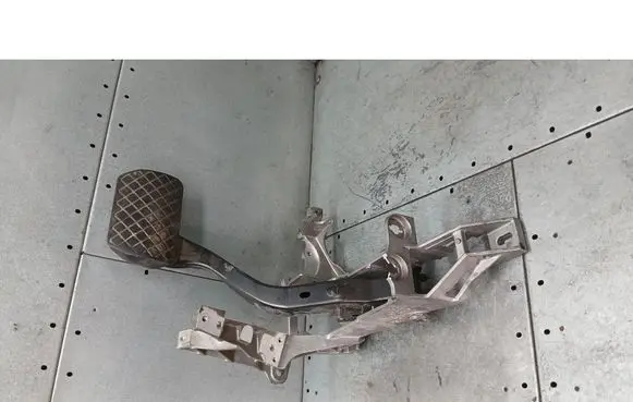 Audi A6 Allroad C5 Brake pedal 8D1721117N
