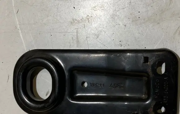 Ford Mustang VI Radiator mount bracket JR338K202AA