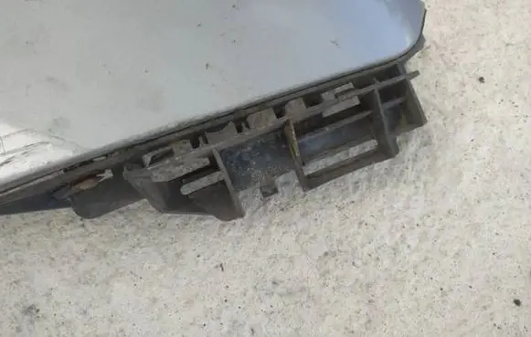 Peugeot 307 Front bumper mounting bracket