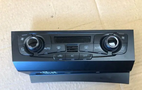 Audi A5 8T 8F Climate control unit 8T2820043S
