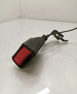 BMW X5M F85 Rear seatbelt buckle 7395076