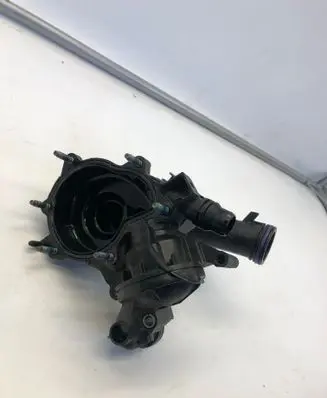 Opel Astra L Thermostat/thermostat housing 9836834880