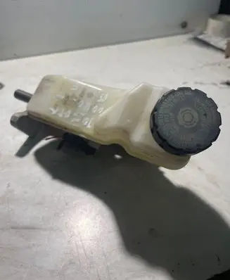 Toyota Corolla E120 E130 Power steering fluid tank/reservoir