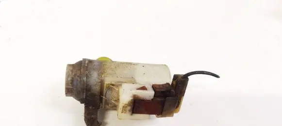 Honda CR-V Windscreen/windshield washer pump