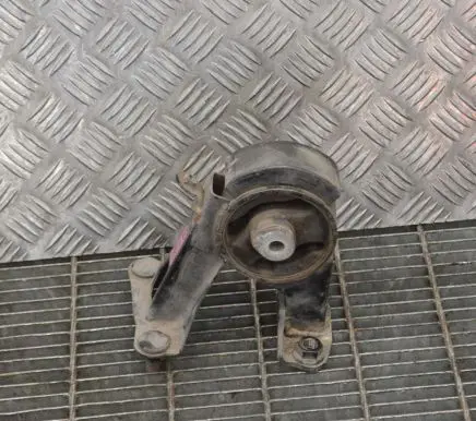 Toyota Auris E180 Engine mount bracket