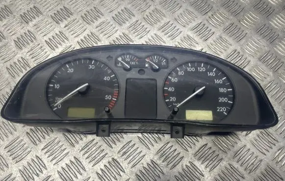 Volkswagen PASSAT B5 Speedometer (instrument cluster) 3B0919880D 110008776005