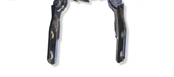 Audi A3 S3 8P Engine bonnet/hood hinges 8P0823302