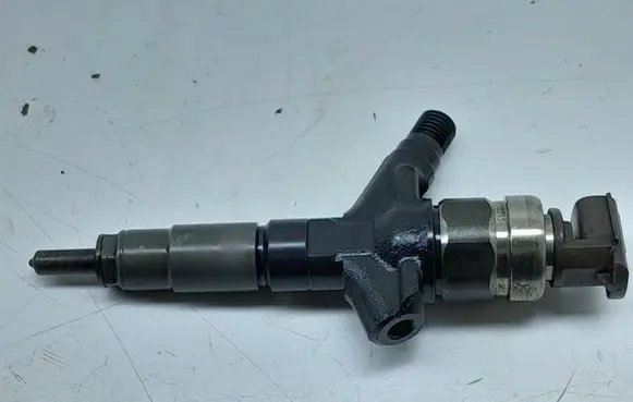 Subaru XV I Fuel injector 16613AA030