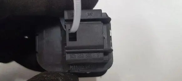 Volkswagen PASSAT B6 Wing mirror switch 1K0959565F