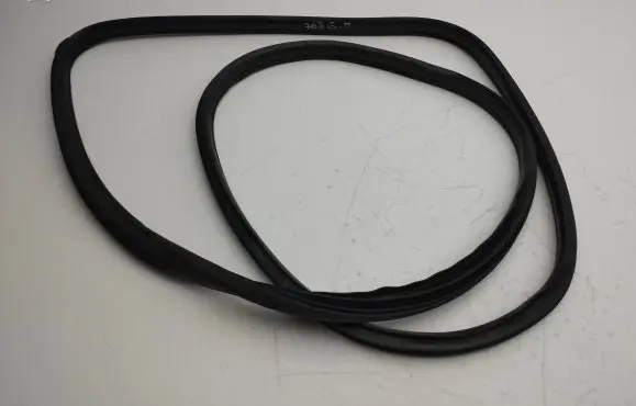Suzuki Vitara (LY) Rear door rubber seal (on body) 